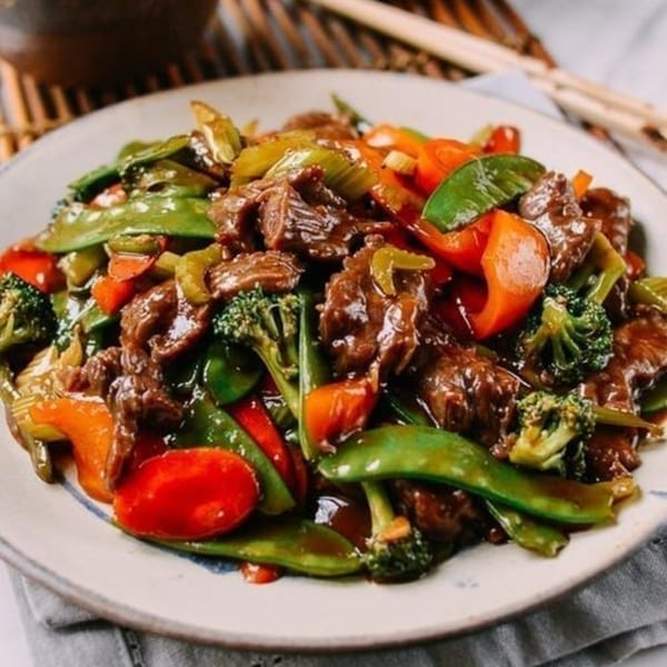 Made in Asia's Thai beef stir-fry with broccoli, snap peas, and red bell peppers.