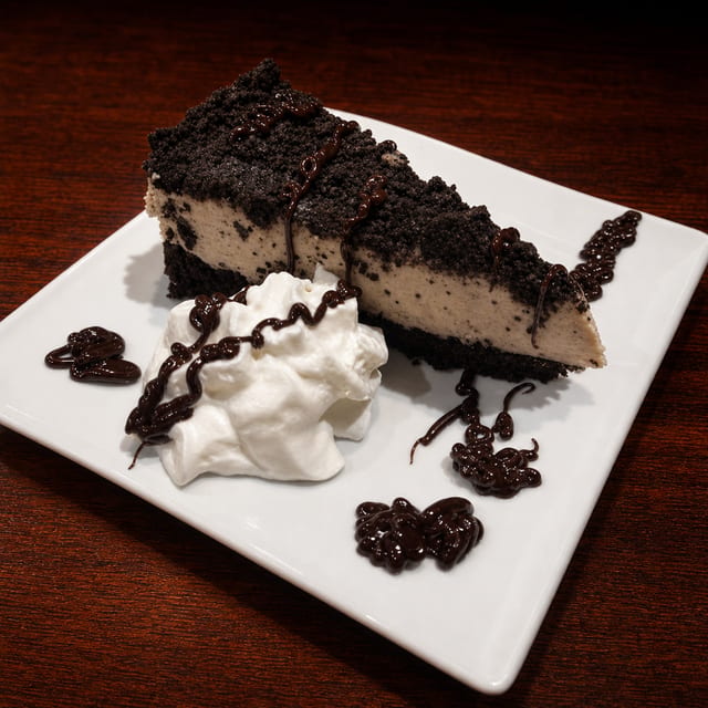 OREO MOUSSE CAKE.